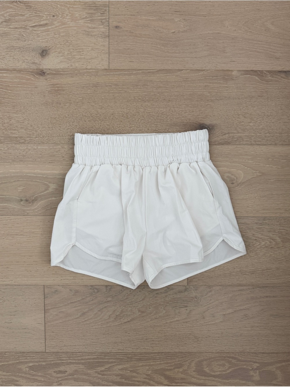 White High Rise Athletic Pull On Shorts Elastic Waist Women Size M Solid